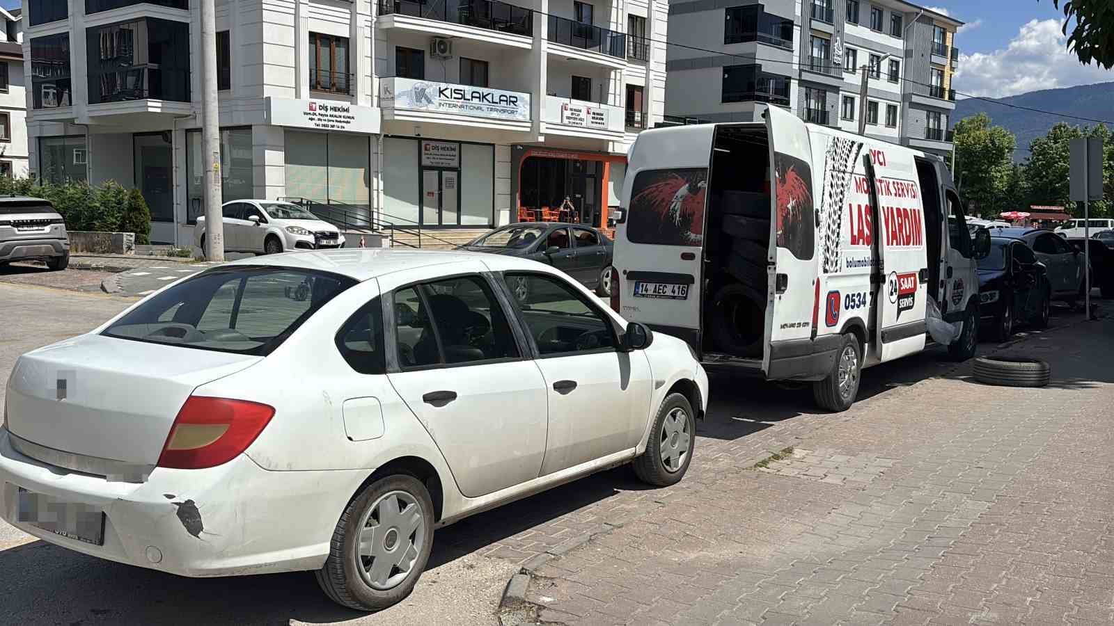 Bolu’da onlarca sürücü ‘alışkanlık’ kurbanı oldu: 20’ye yakın aracın lastiği patladı