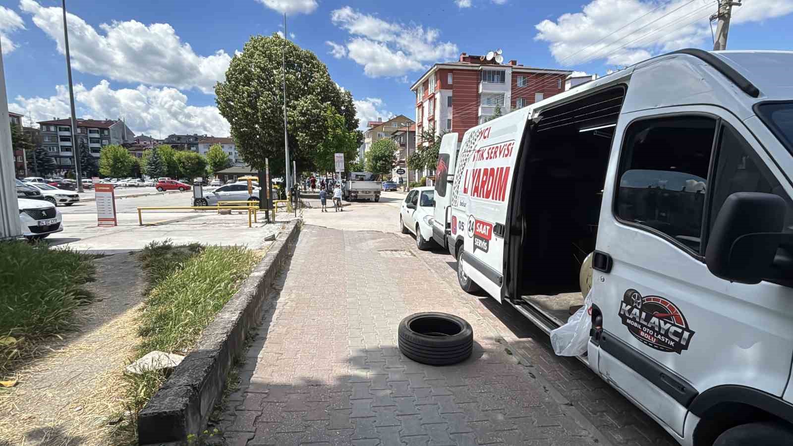 Bolu’da onlarca sürücü ‘alışkanlık’ kurbanı oldu: 20’ye yakın aracın lastiği patladı
