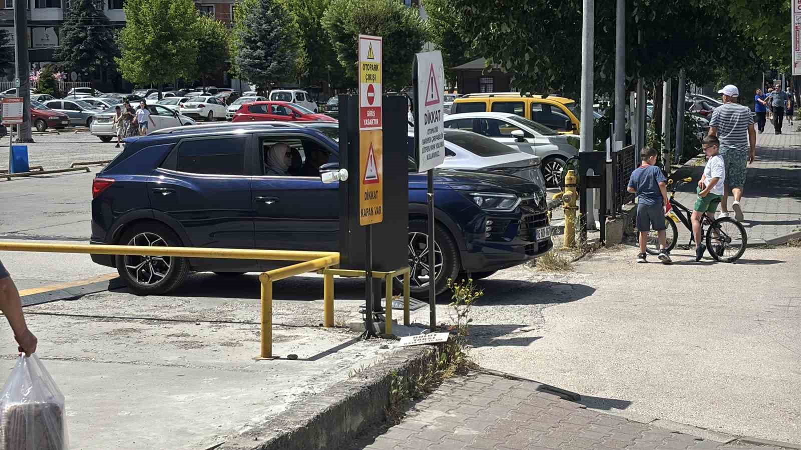 Bolu’da onlarca sürücü ‘alışkanlık’ kurbanı oldu: 20’ye yakın aracın lastiği patladı