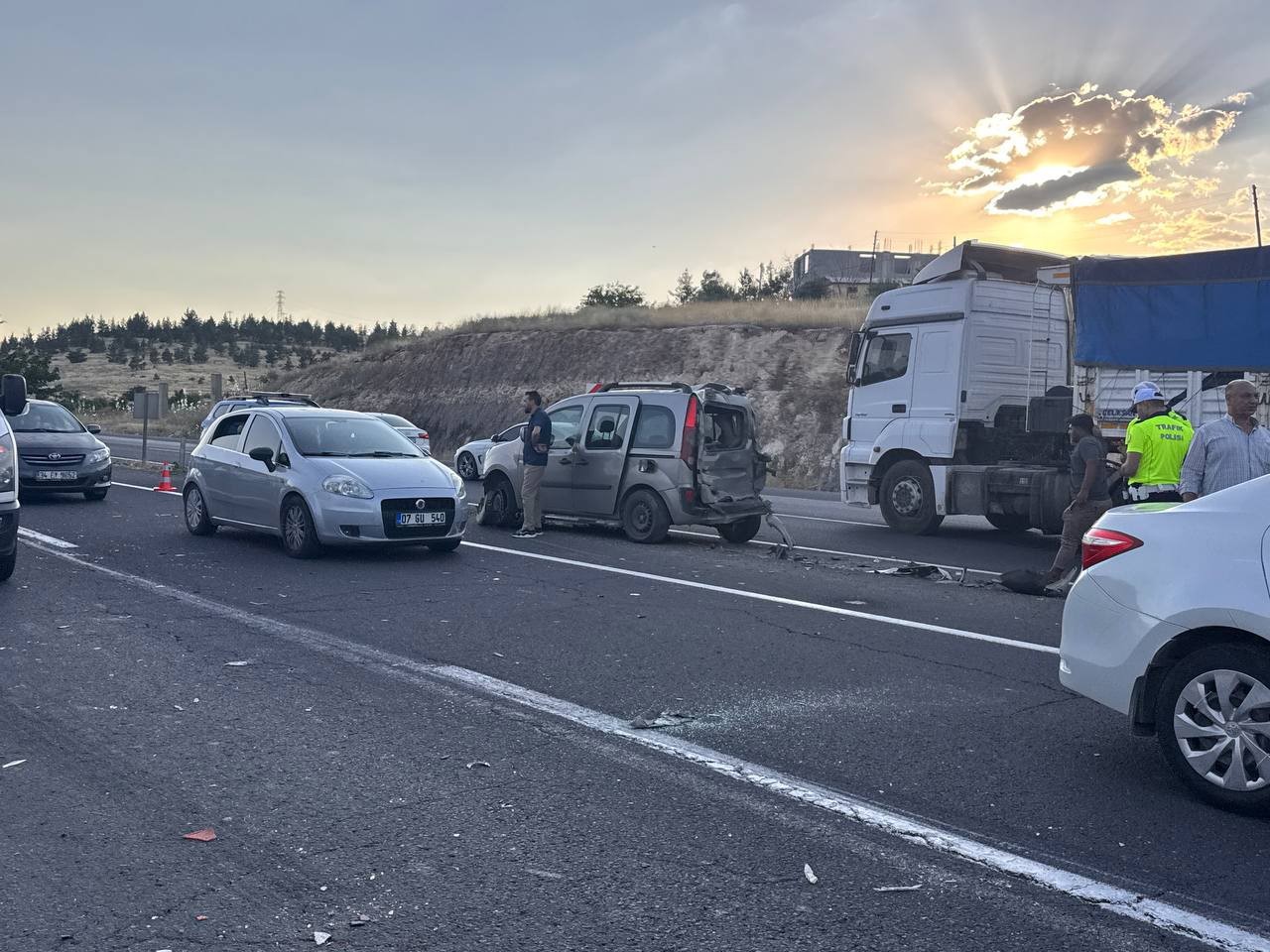 Şanlıurfa’da zincirleme trafik kazası: 4 yaralı