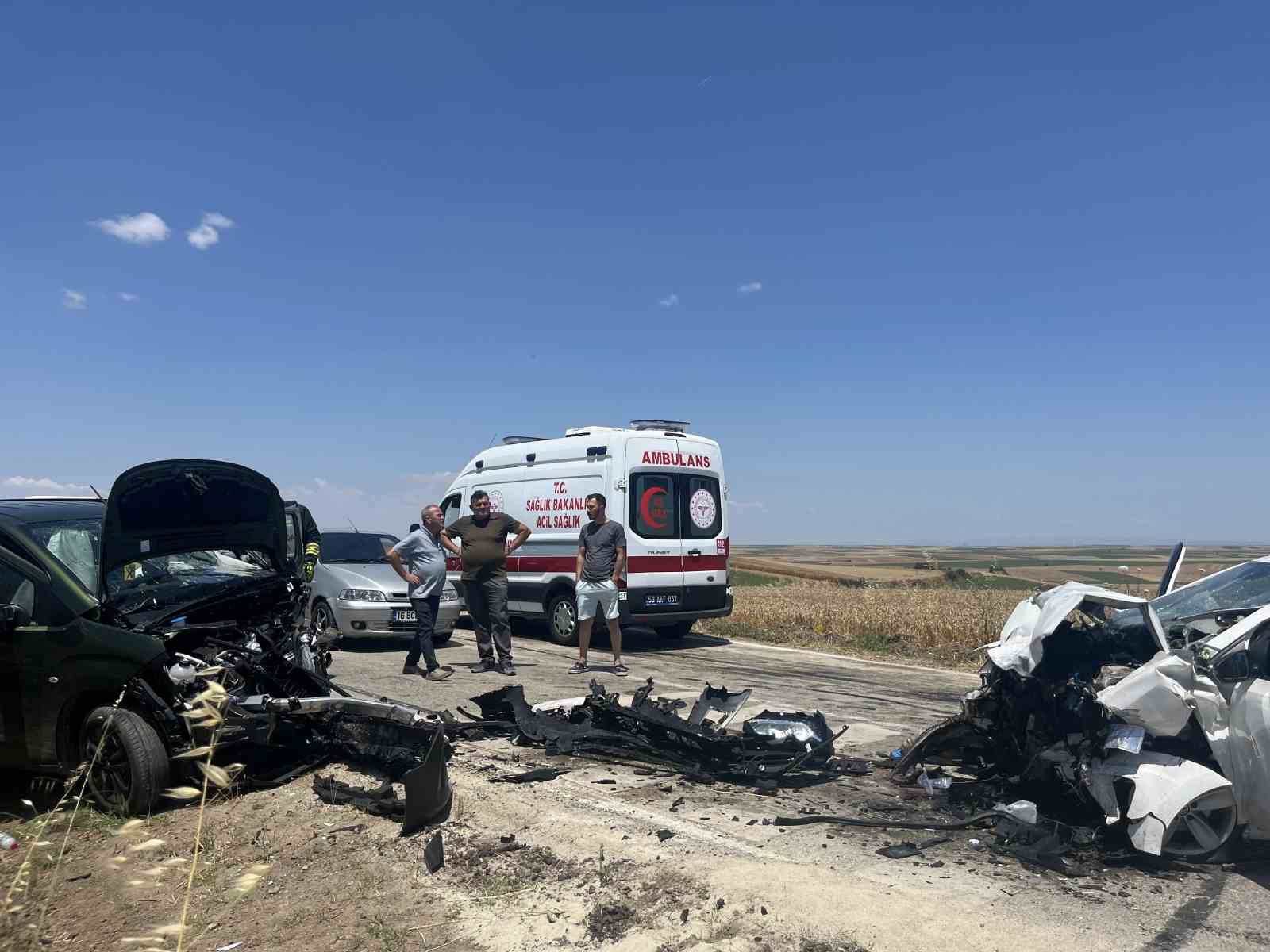 Tekirdağ’da feci kaza: 1’i ağır 2 yaralı