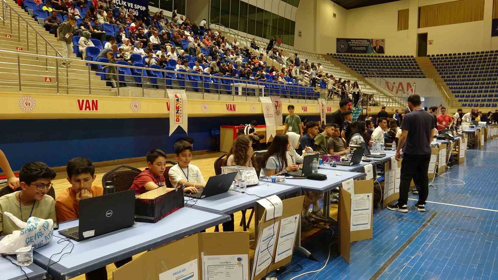 Van’da "DENEYAP Dönem Sonu Proje Şenliği" düzenlendi