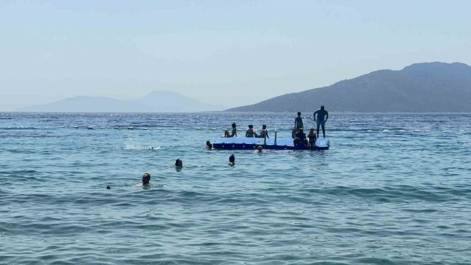 Okullar kapandı, Bodrum sahilleri doldu