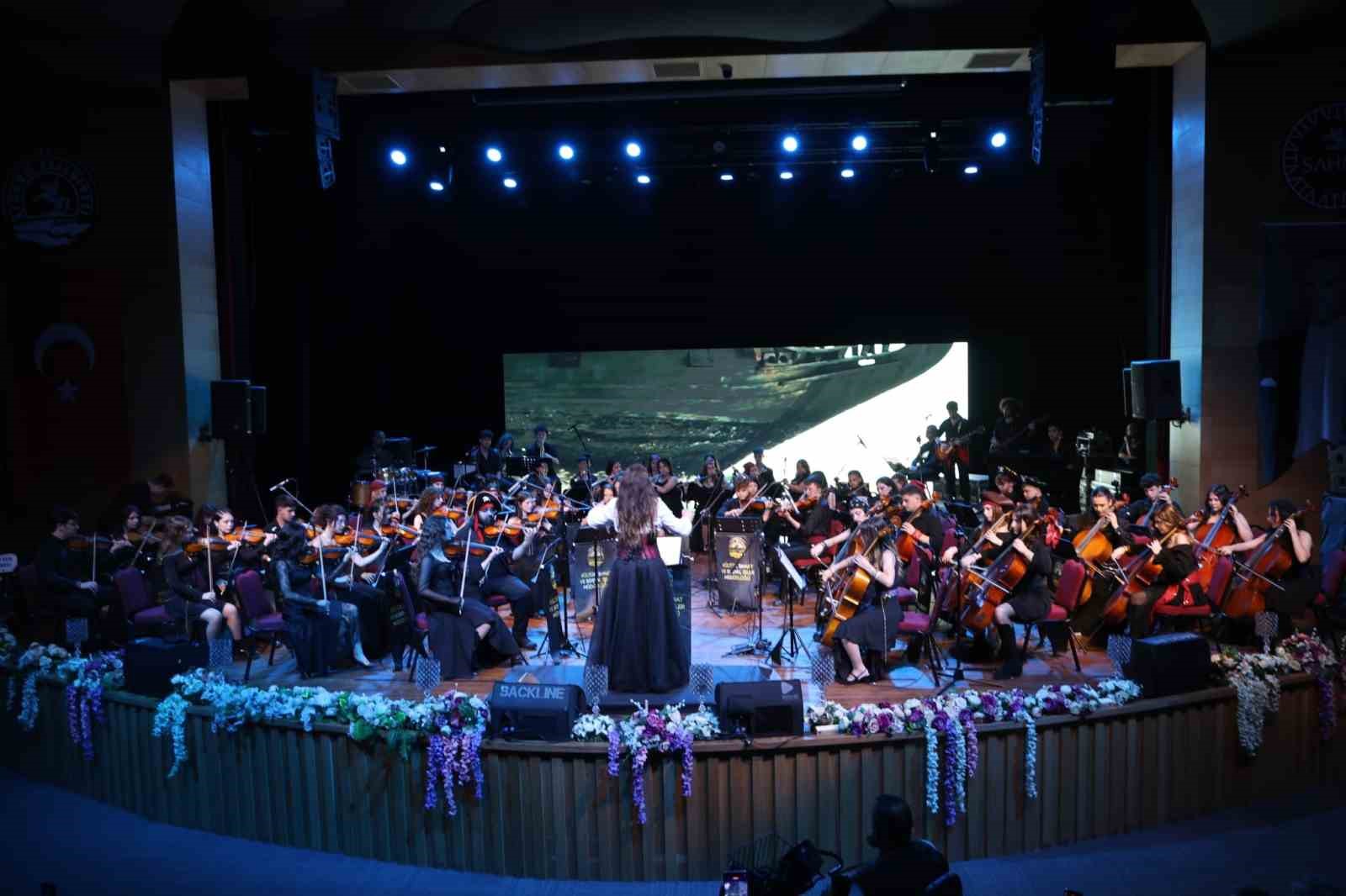 Atakum’da Çocuk ve Gençlik Orkestrası, Ata Sahne’de ilk konserini verdi
