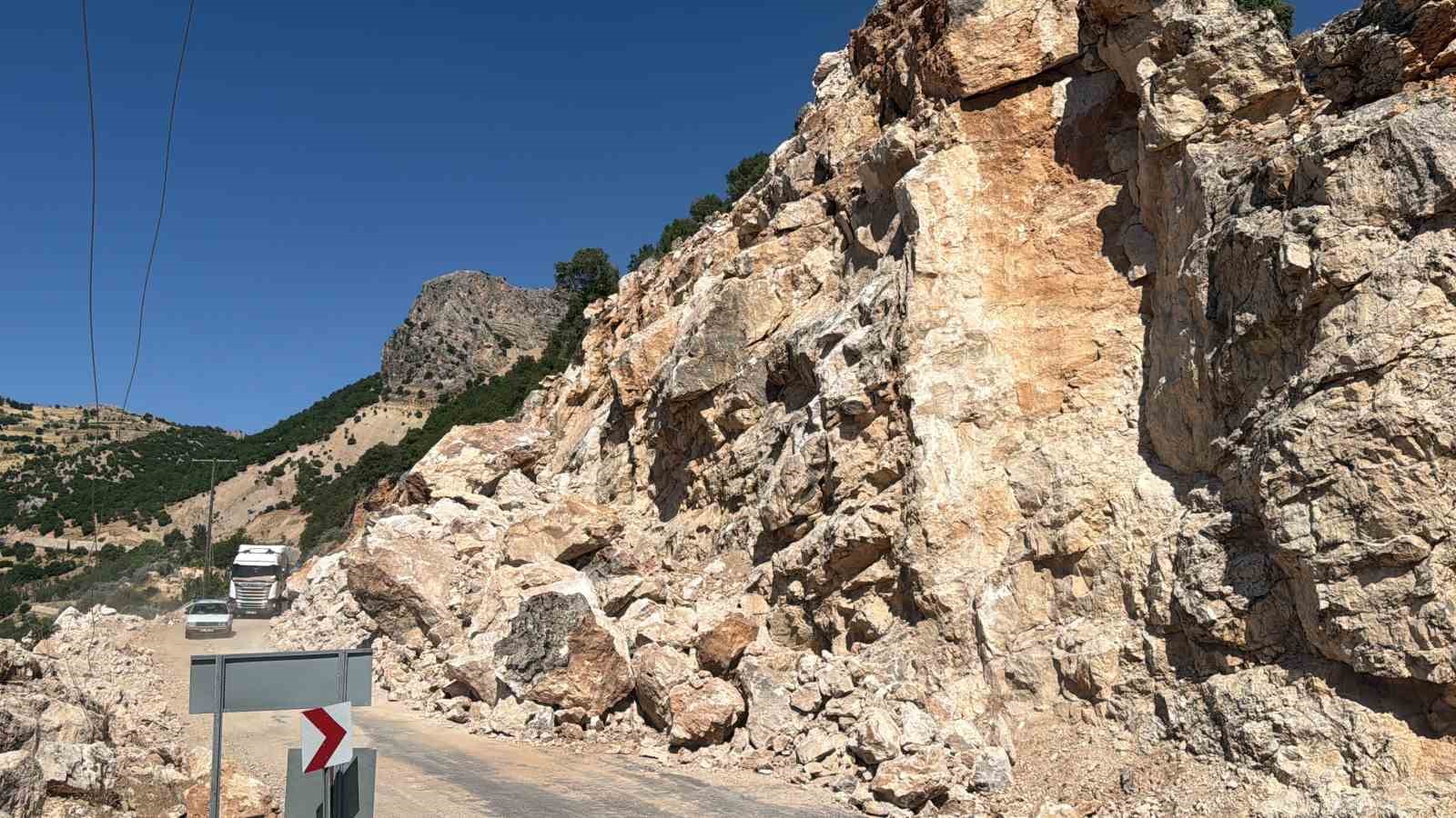 Adıyaman- Çelikhan Karayolunda heyelan