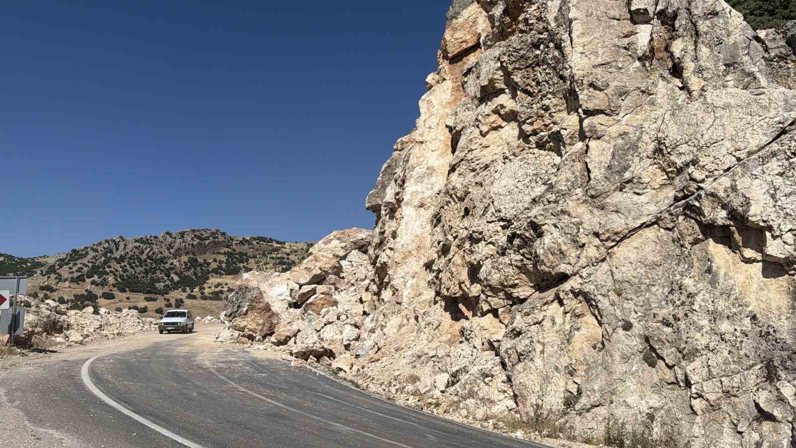 Adıyaman- Çelikhan Karayolunda heyelan