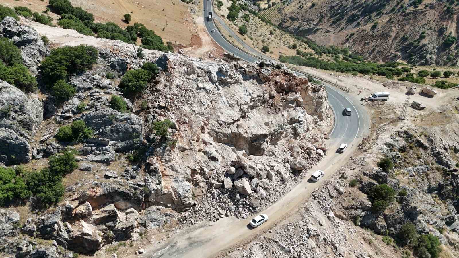 Adıyaman- Çelikhan Karayolunda heyelan