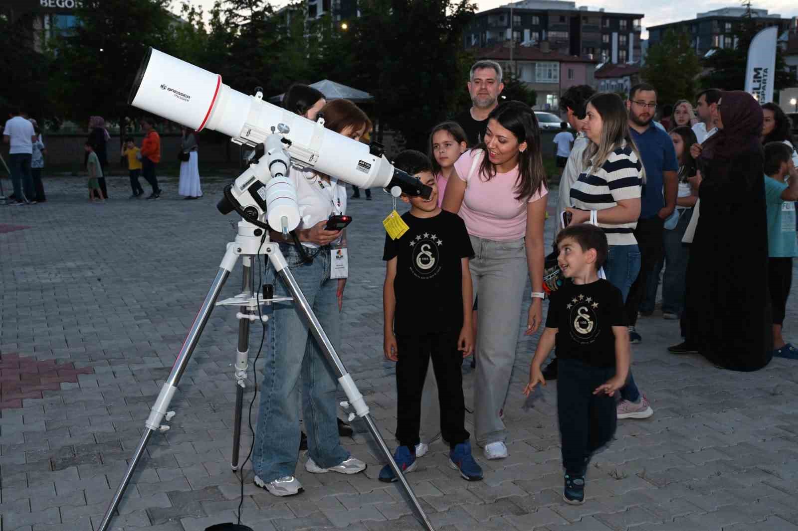 Bilim Isparta’da gökyüzü gecesi