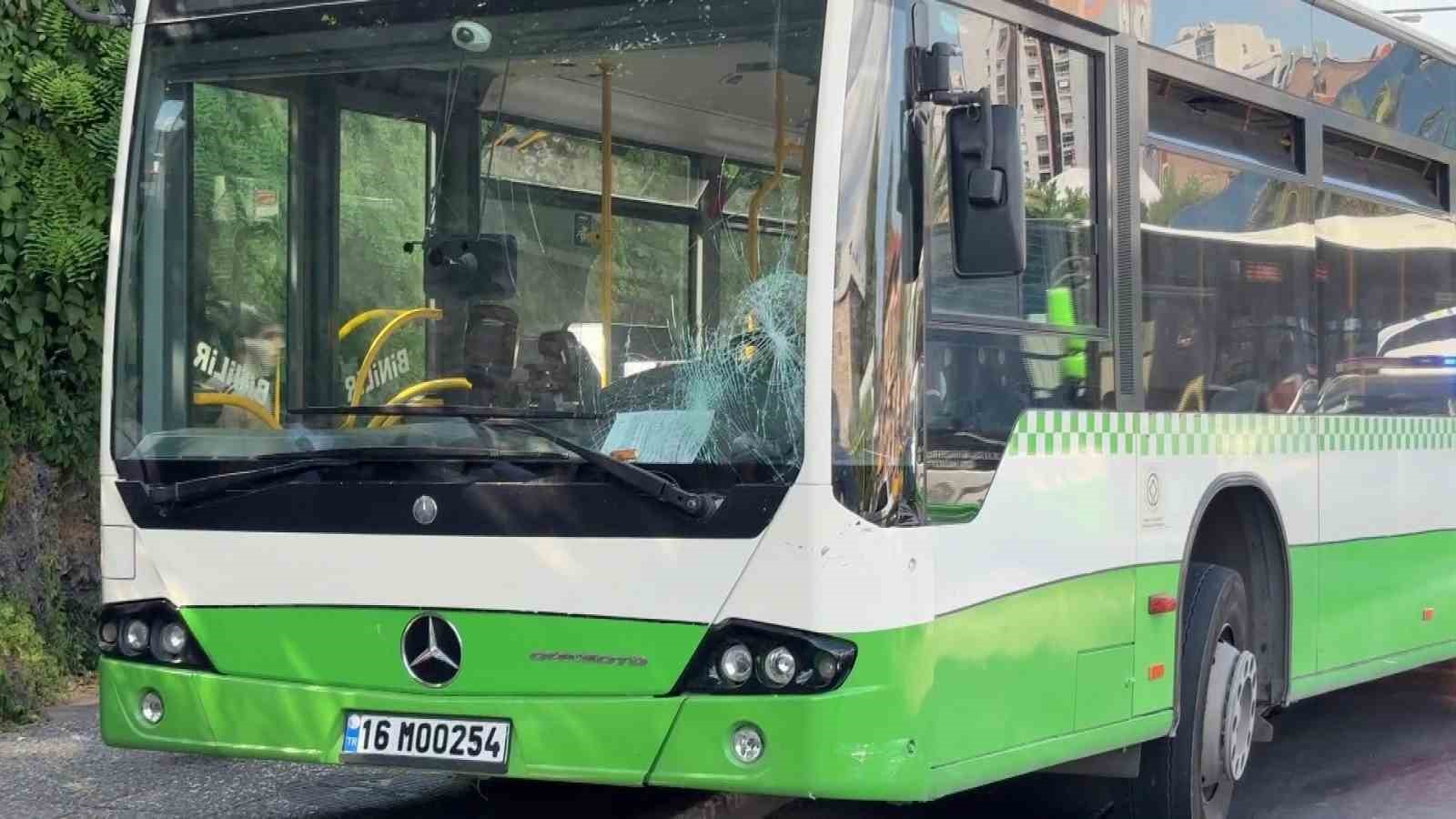 Bursa’da anne ve bebeğine otobüs çarptı: 2 yaralı