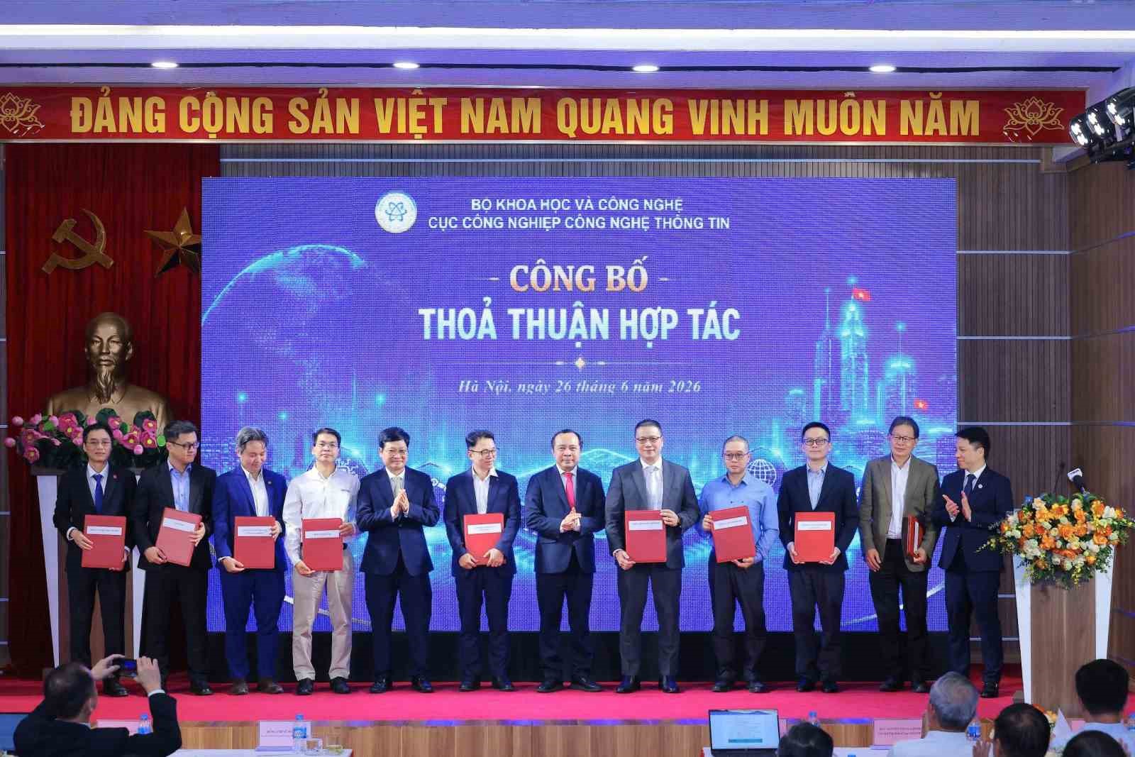 Vietnam’da ilk Ulusal Yarı İletken Çip Üretim Destek Merkezi kuruldu