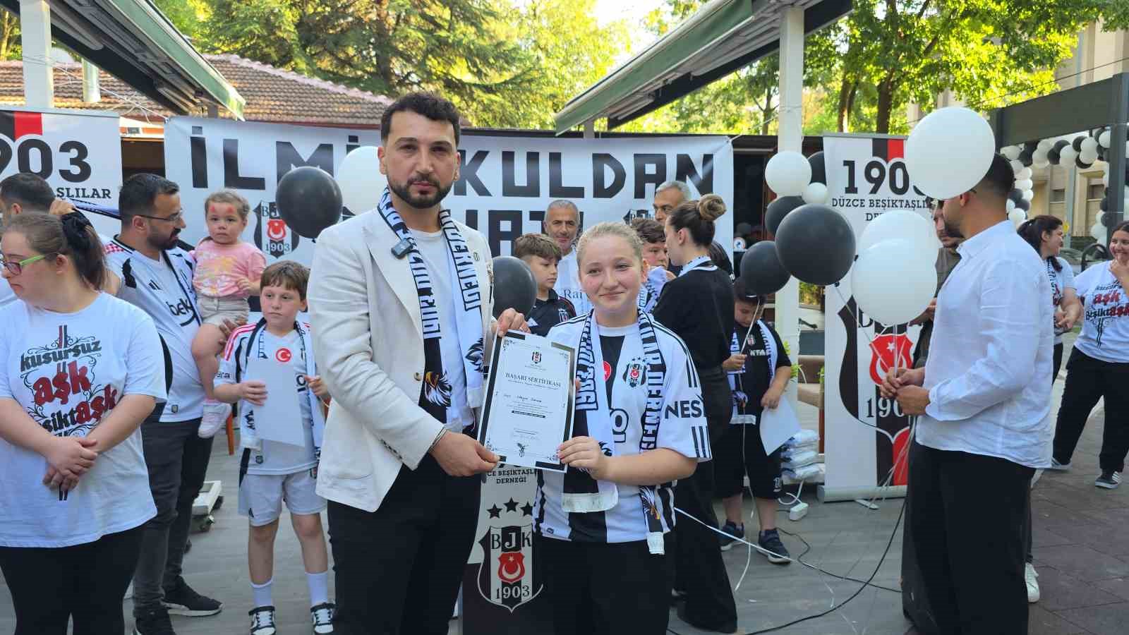 1903 Düzce Beşiktaşlılar Derneği’nden karne şenliği