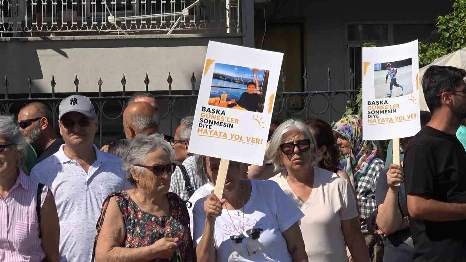 Hayatını kaybeden 12 yaşındaki Güneş için adalet çağrısı: "Başka Güneşler sönmesin"