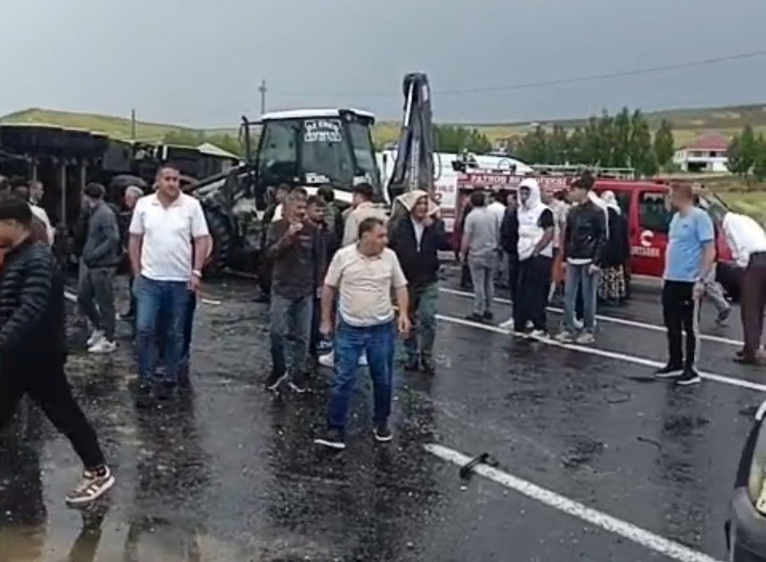 Patnos’ta zincirleme kaza: 1 ölü, 1’i ağır 4 yaralı