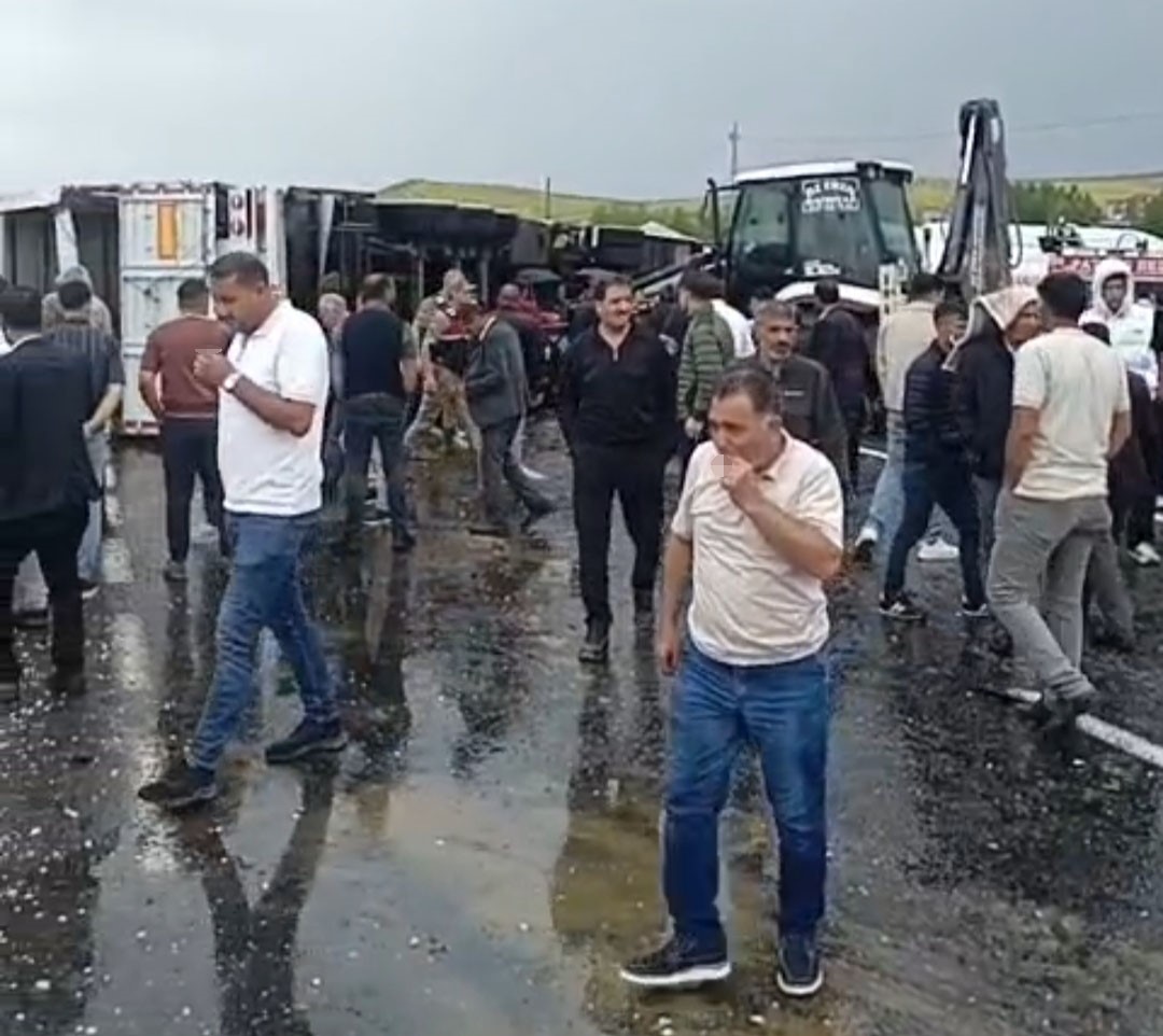 Patnos’ta zincirleme kaza: 1 ölü, 1’i ağır 4 yaralı