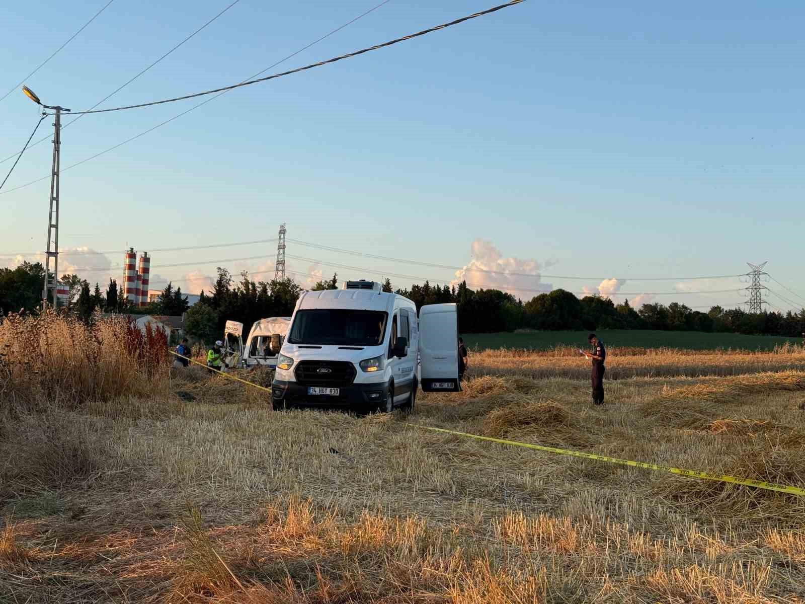 Silivri’de 2 kişinin öldüğü minibüs kazasında yol trafiğe açıldı