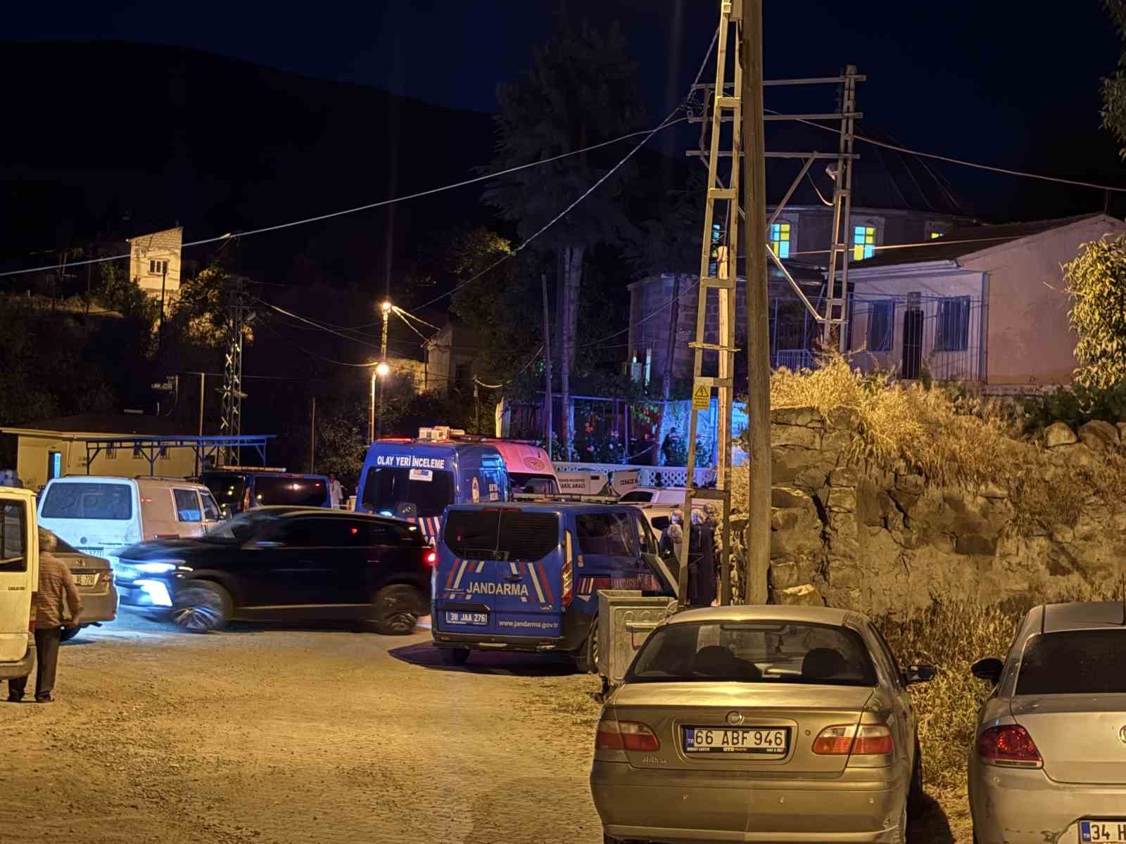 Kayseri’de cami cemaatine bıçaklı saldırı: 2 ölü