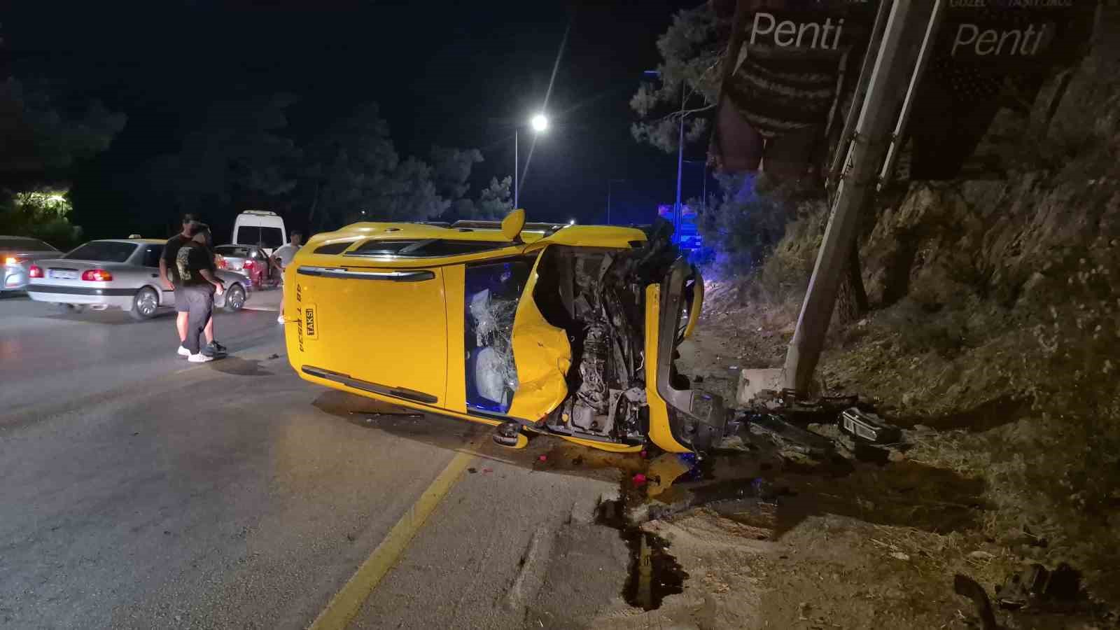 Bodrum’da taksi ile motosiklet çarpıştı: 1 ölü, 1 ağır yaralı