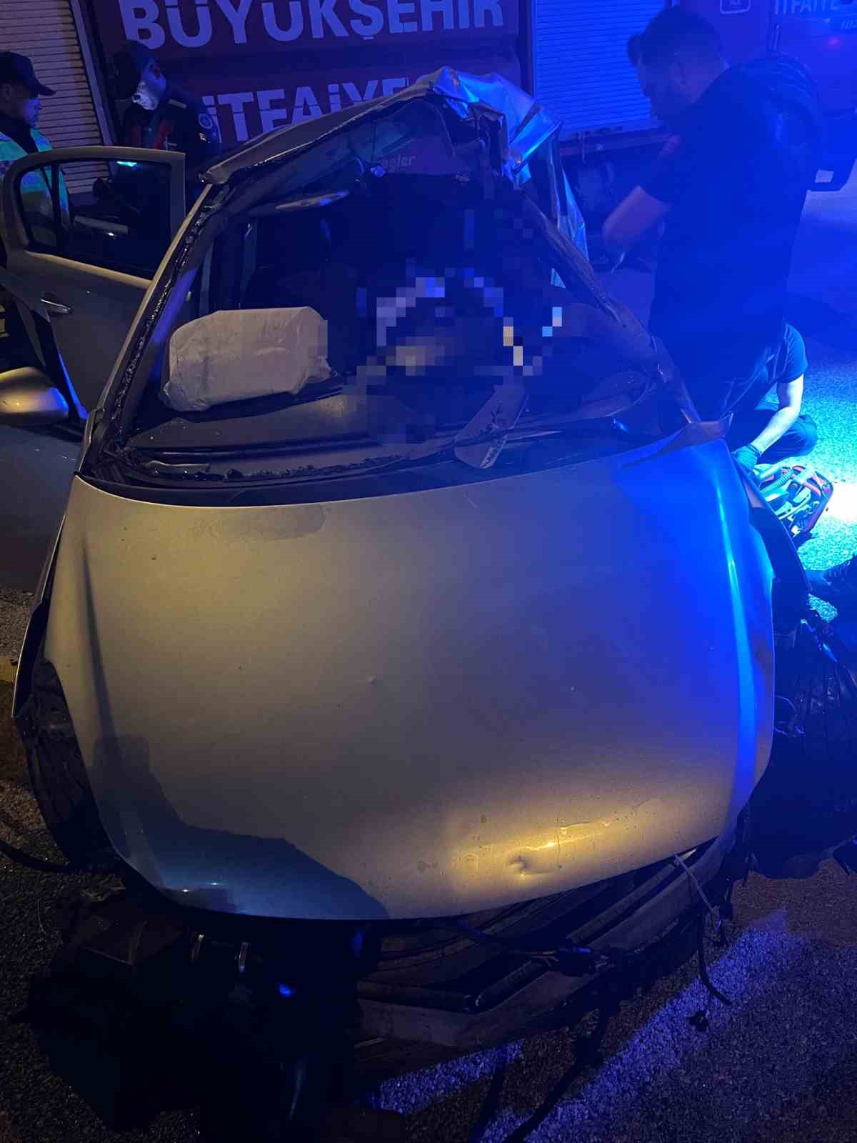 Kayseri’de otomobille hafif ticari araç çarpıştı: 1 ölü, 6 yaralı