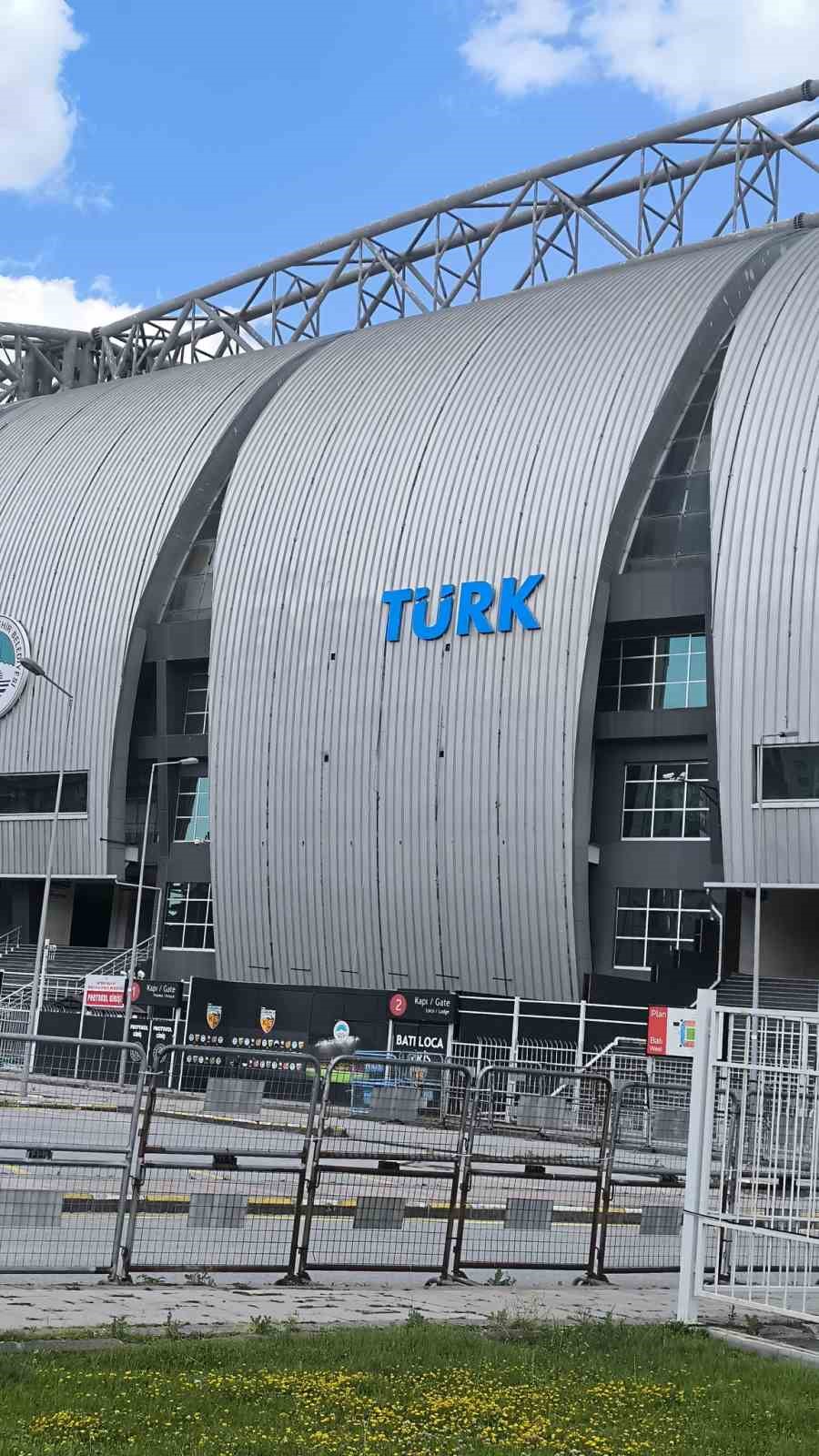 Stat isim sponsorluğu sona erdi