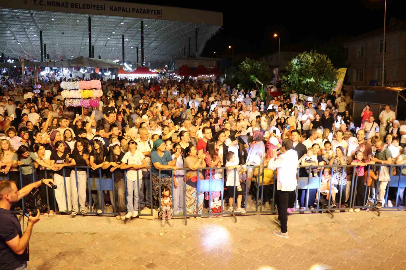 48. Honaz Kiraz Kültür ve Sanat Festivali başladı