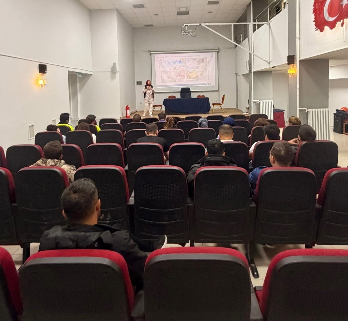Ardahan’da Emniyet personeline ’afet farkındalık eğitimi’ verildi