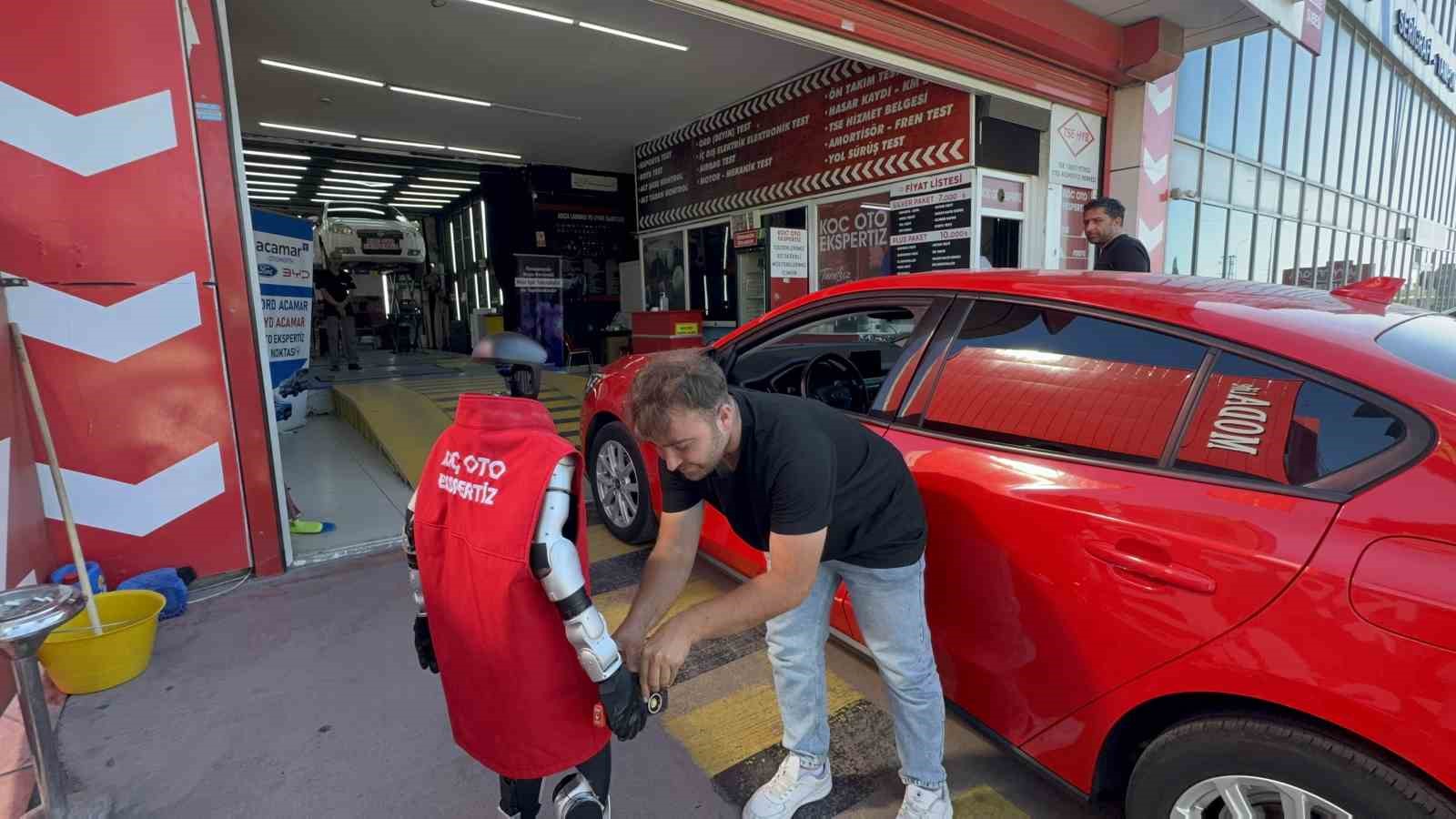Oto ekspertiz firmasının zam isteyen robotu