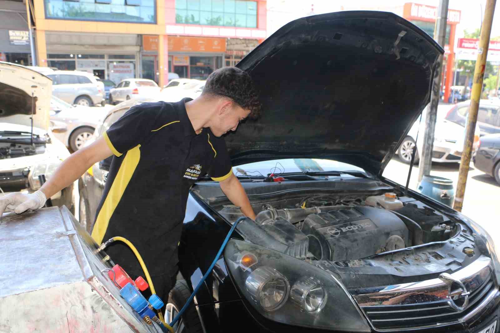 Sıcaklıklar arttı, araç klimaları için sanayide uzun kuyruklar oluştu