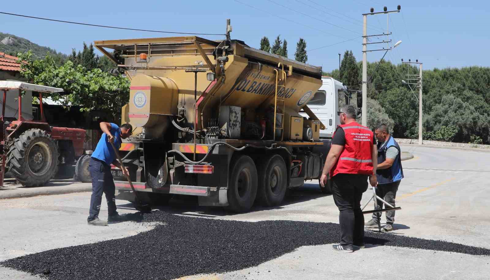 Muğla Büyükşehir 7 şantiyesiyle Muğla’nın yol ağını güçlendiriyor