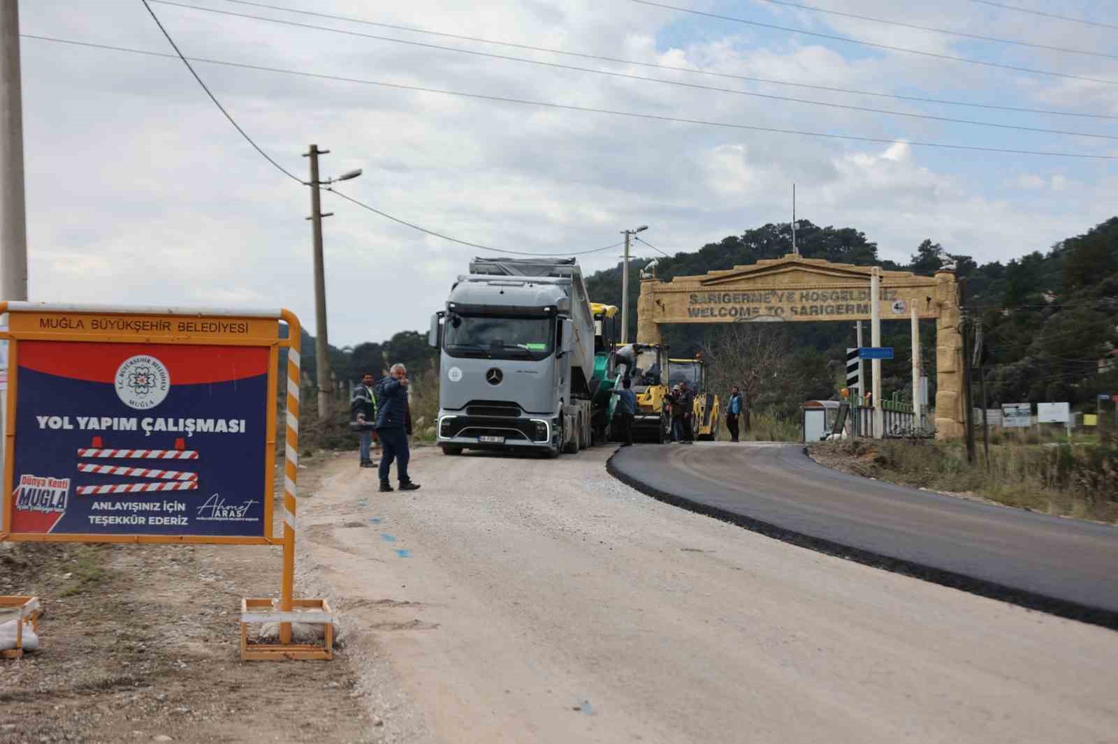 Muğla Büyükşehir 7 şantiyesiyle Muğla’nın yol ağını güçlendiriyor