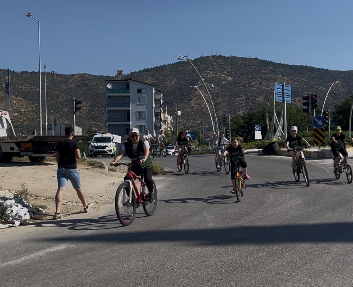 Bayındır’da sağlıklı yaşam için pedal çevirdiler