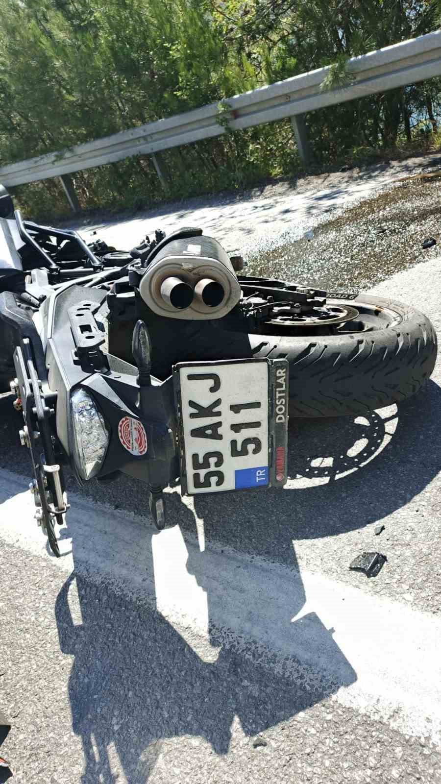 Motosiklet ile minibüs çarpıştı: Motosiklet sürücüsü hayatını kaybetti