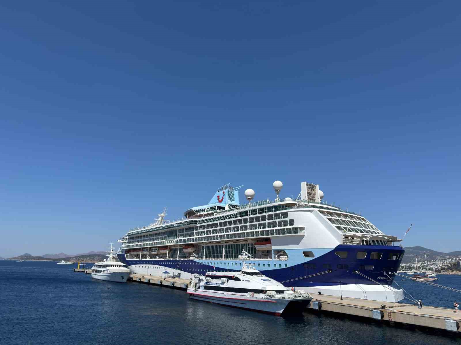 Bodrum’a turist akını; Deniz yoluyla 1760 turist geldi