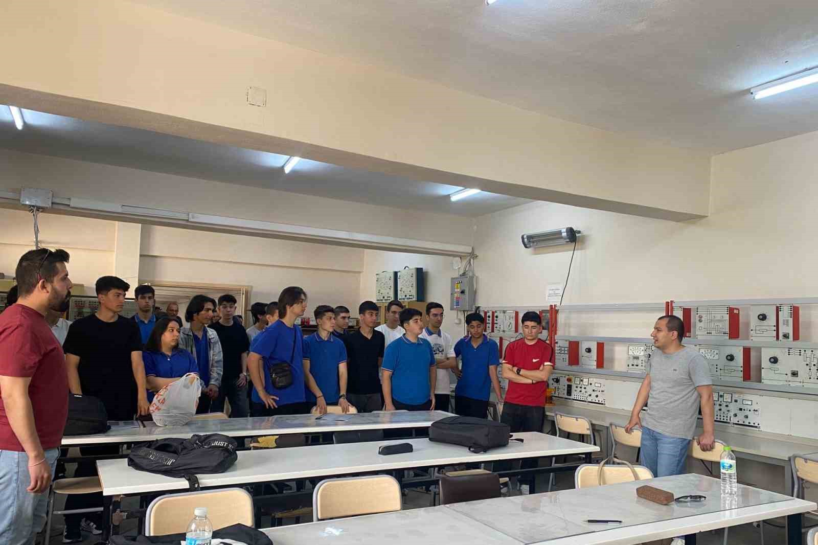 BŞEÜ akademik birimleri lise öğrencilerine tanıtıldı