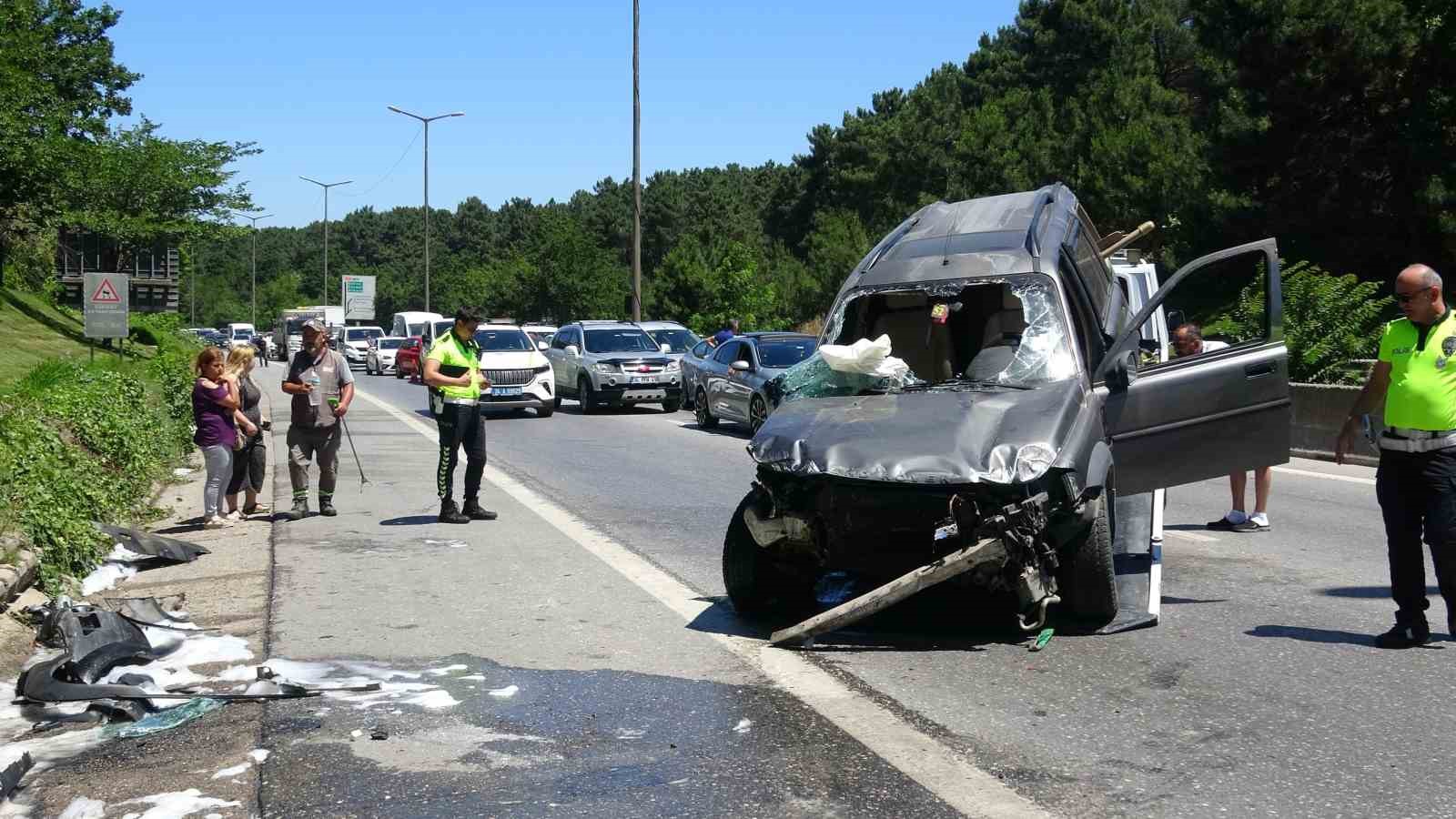 Samandıra-Kartal Bağlantı Yolu’nda trafik kazası: Cip yan yattı
