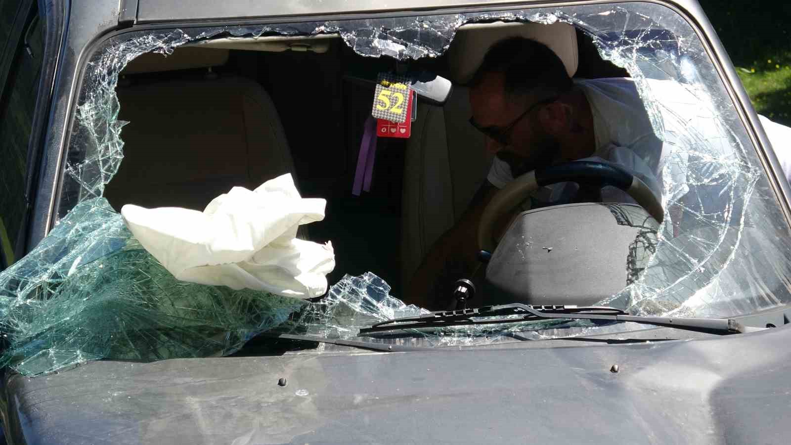 Samandıra-Kartal Bağlantı Yolu’nda trafik kazası: Cip yan yattı