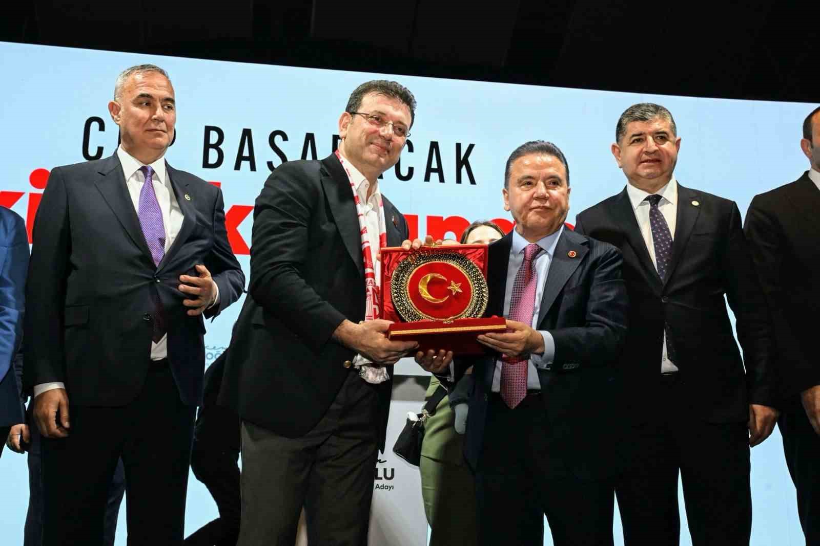 Muhittin Böcek’ten cezaevinde ek ifade: "Ekrem İmamoğlu benden 15 milyon Euro istedi, 5 milyonu havala sistemiyle gönderdim"