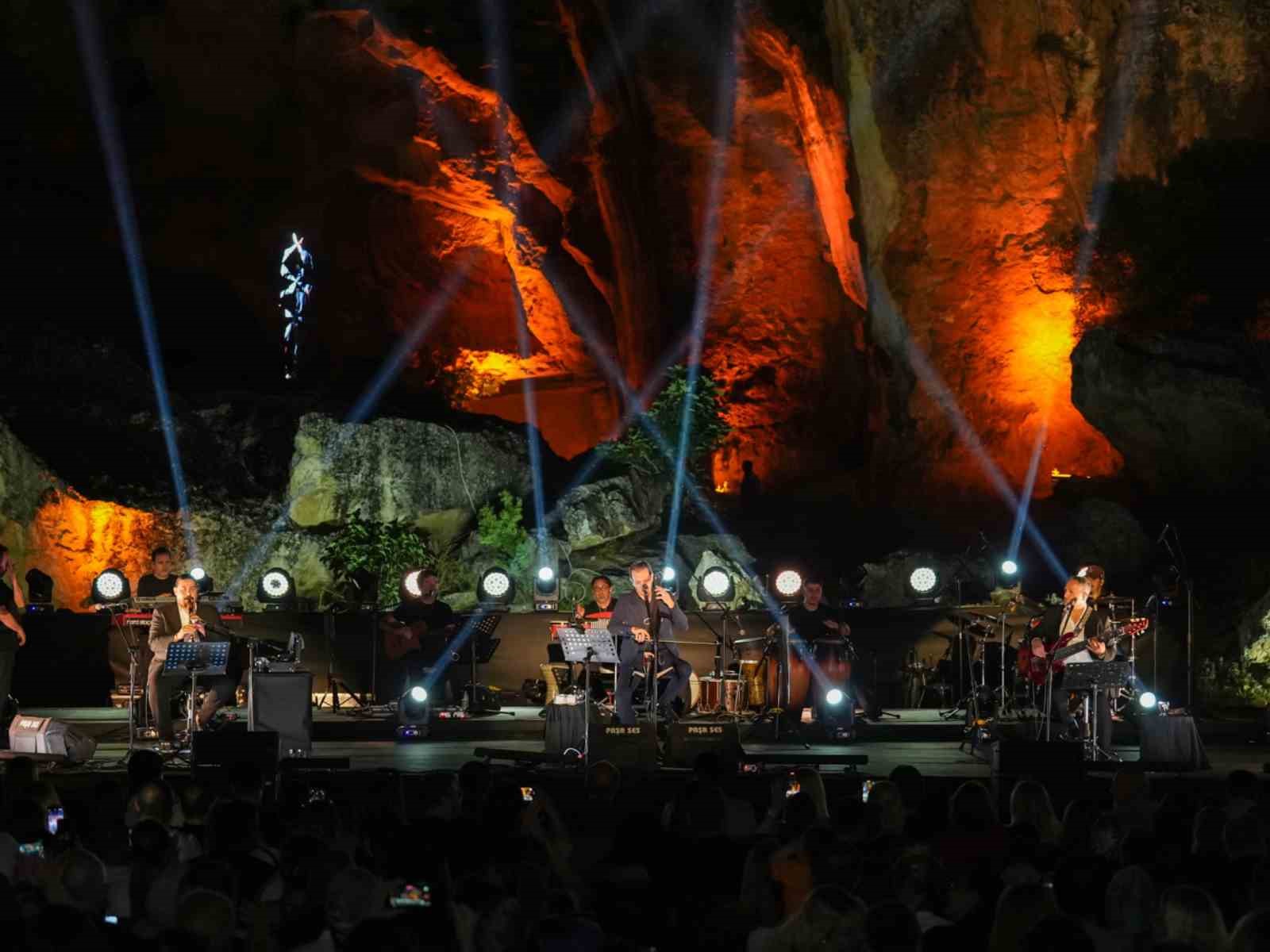 Dülük’te tarih, sanat ve mutluluk dolu bir gece