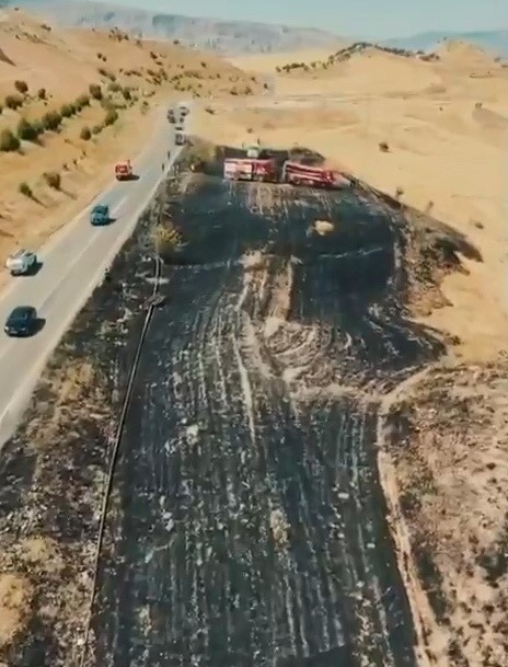 Buğday tarlası yangında zarar gördü