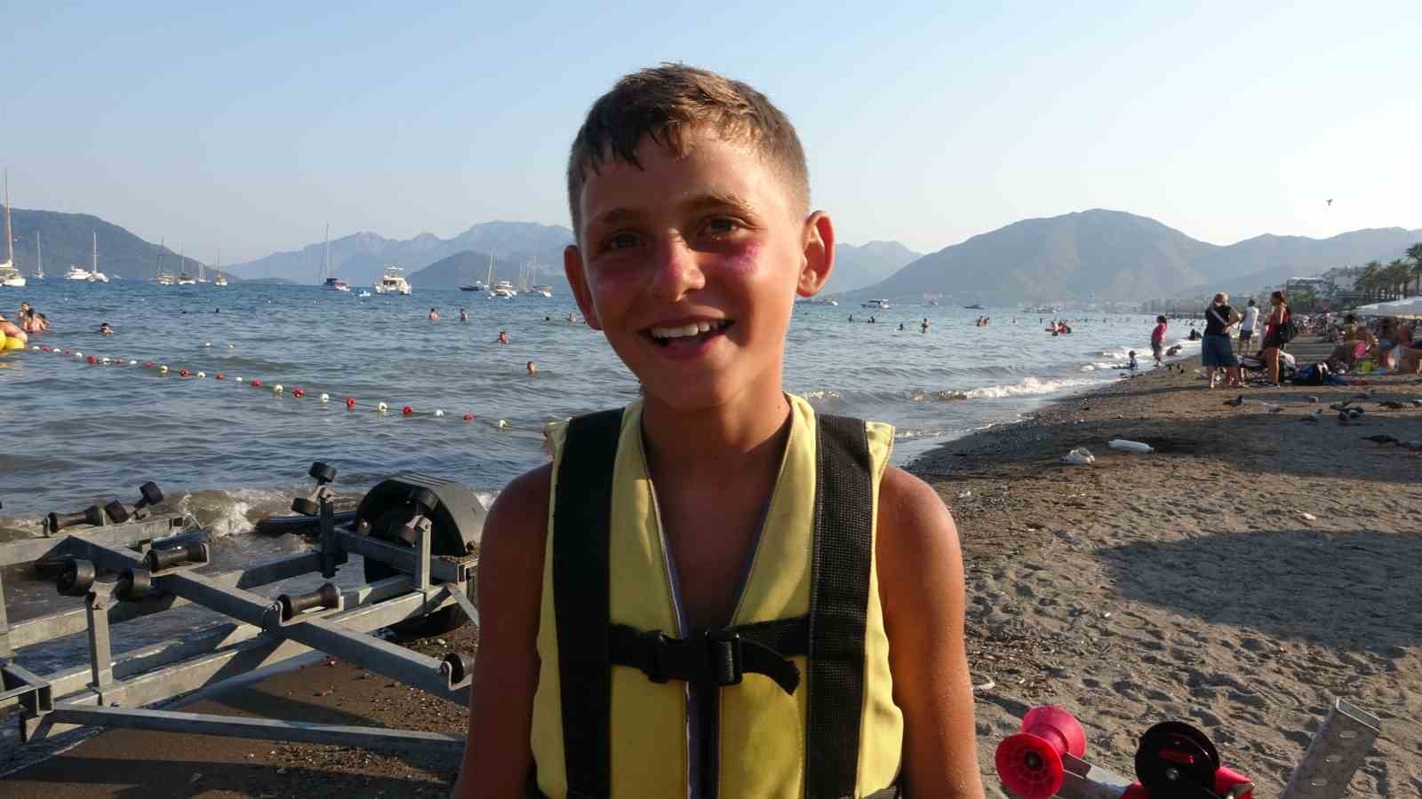 Okullar tatil oldu, Marmaris sahilleri dolmaya başladı