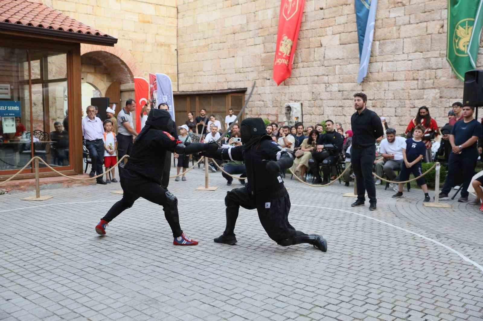 Türk kılıçları Zindankapı’da çarpıştı