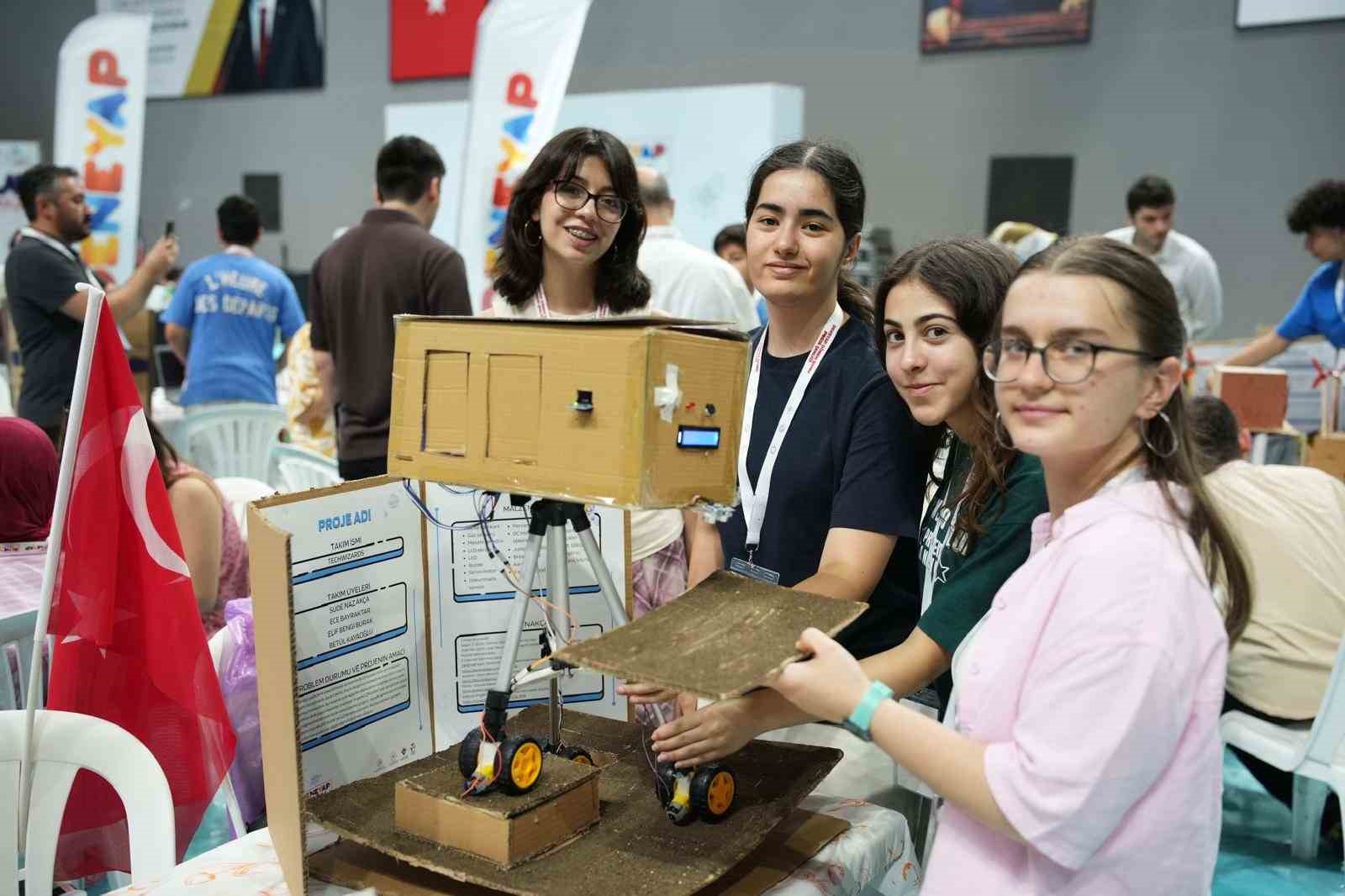 Milli Teknoloji Hamlesi’nin genç temsilcileri uzay yaşamını tasarlıyor