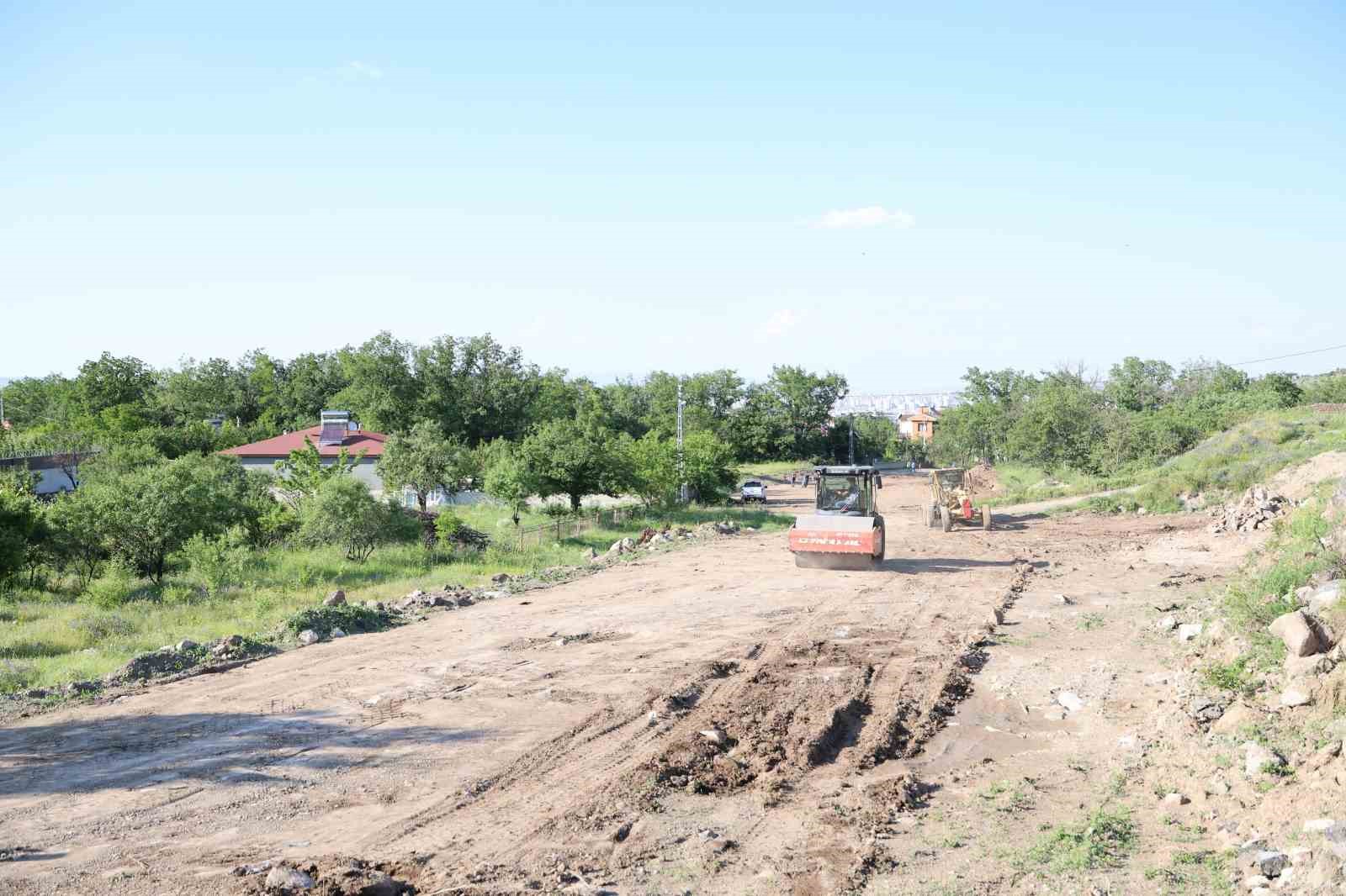 Melikgazi’de ulaşım atakları devam ediyor