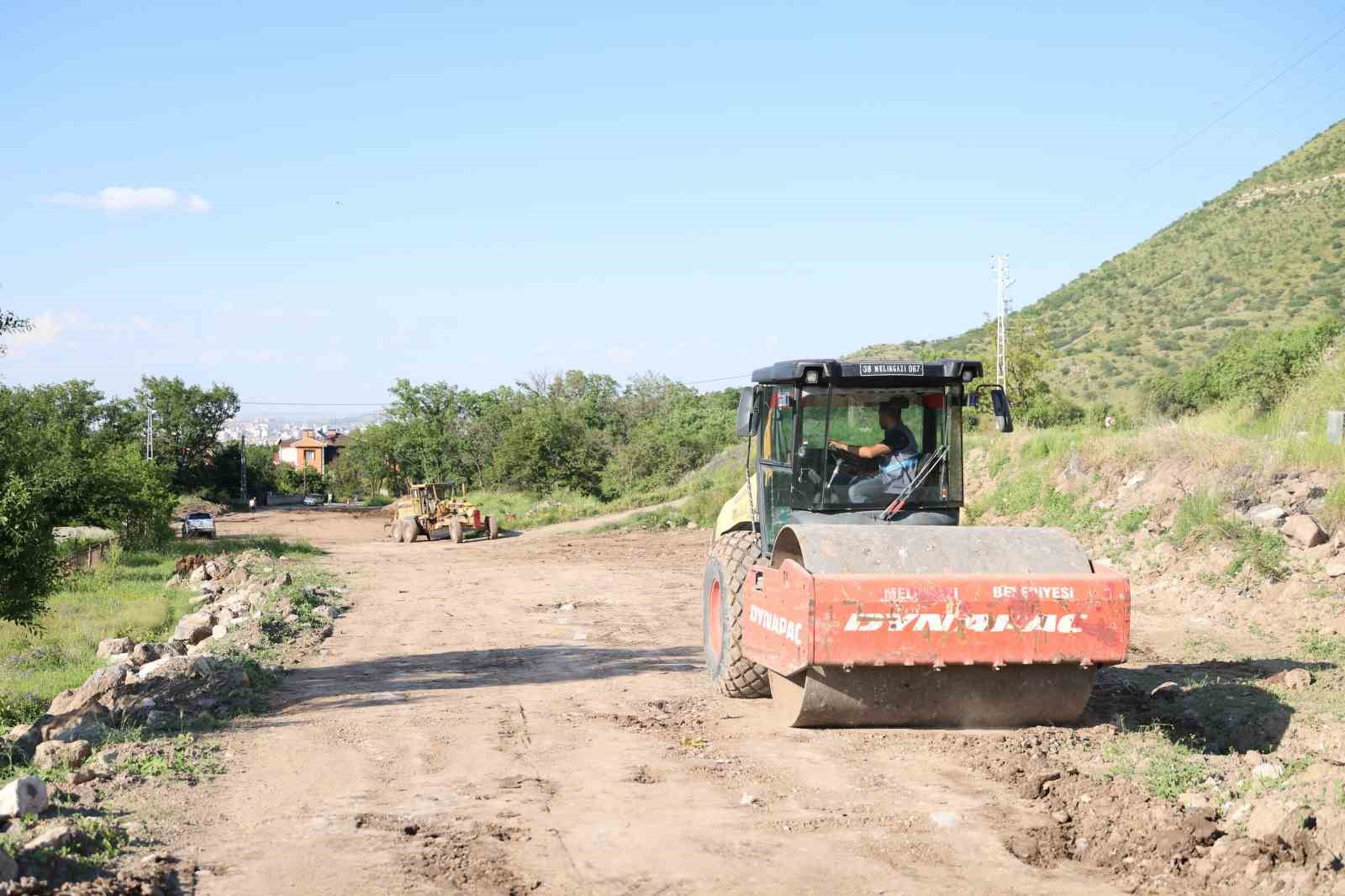 Melikgazi’de ulaşım atakları devam ediyor
