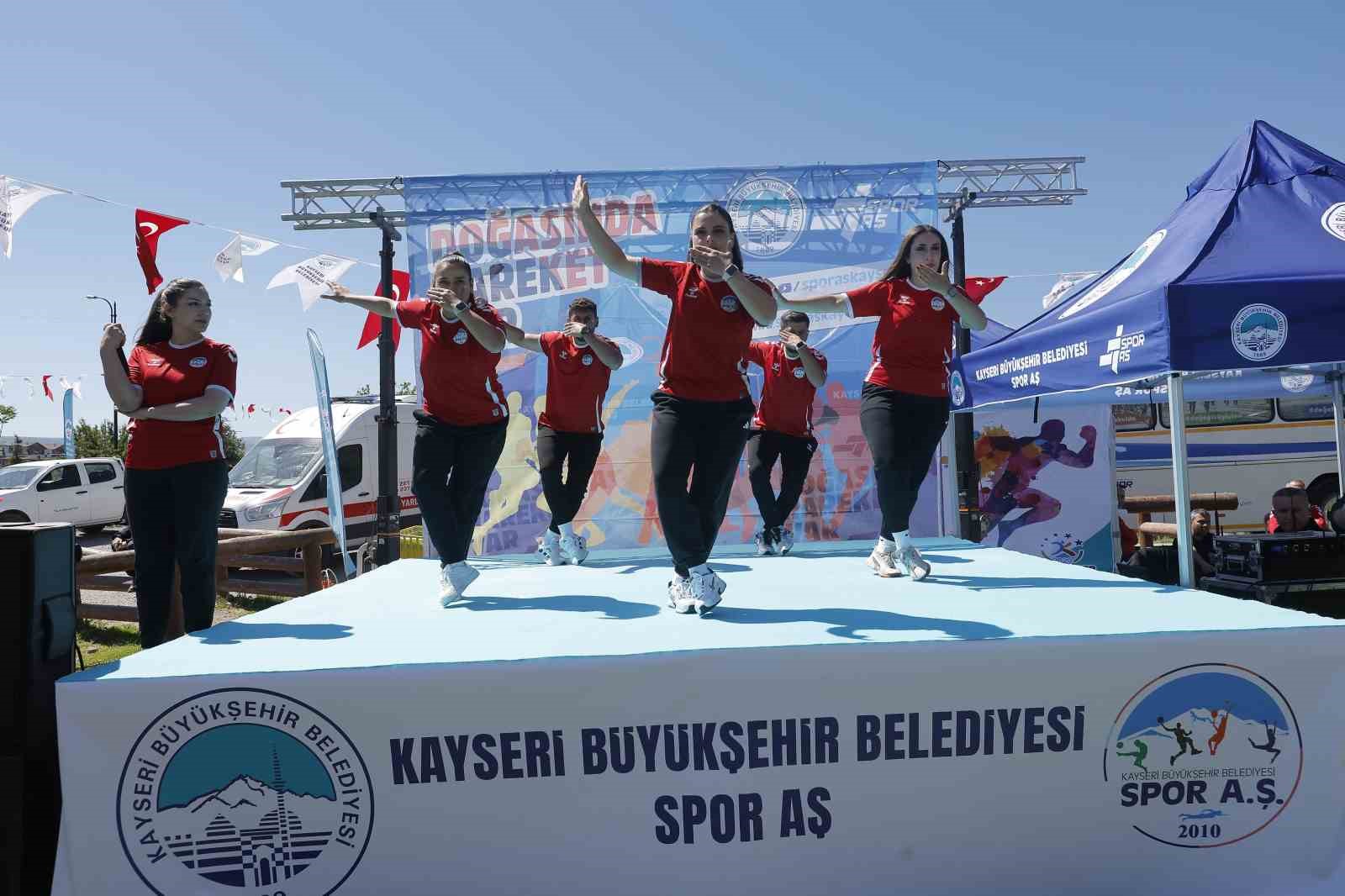 Başkan Büyükkılıç, doğa yürüyüşünde sporseverlerle bir araya geldi
