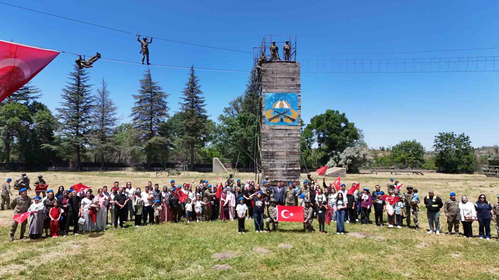 Türk Kara Kuvvetleri’nin kuruluşunun 2235’inci yıldönümü gösterileri nefes kesti