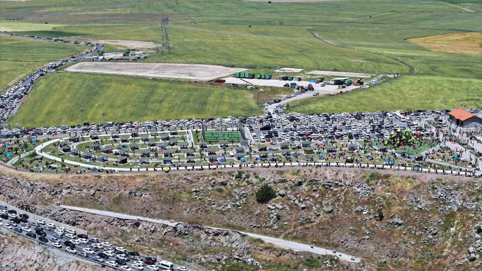 Kocasinan’da uçurtmalar gökyüzünü renklendirdi