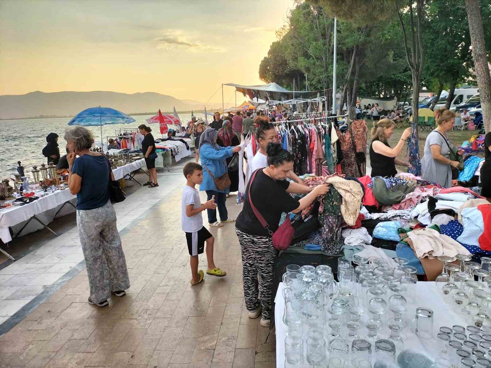 Köyceğiz’de hafta sonu ikinci el pazarı kuruldu