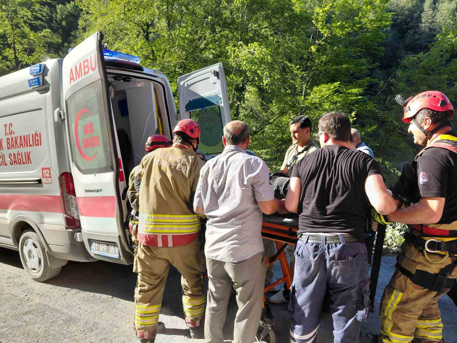 Yayla yolunda otomobil uçuruma yuvarlandı: 1 yaralı