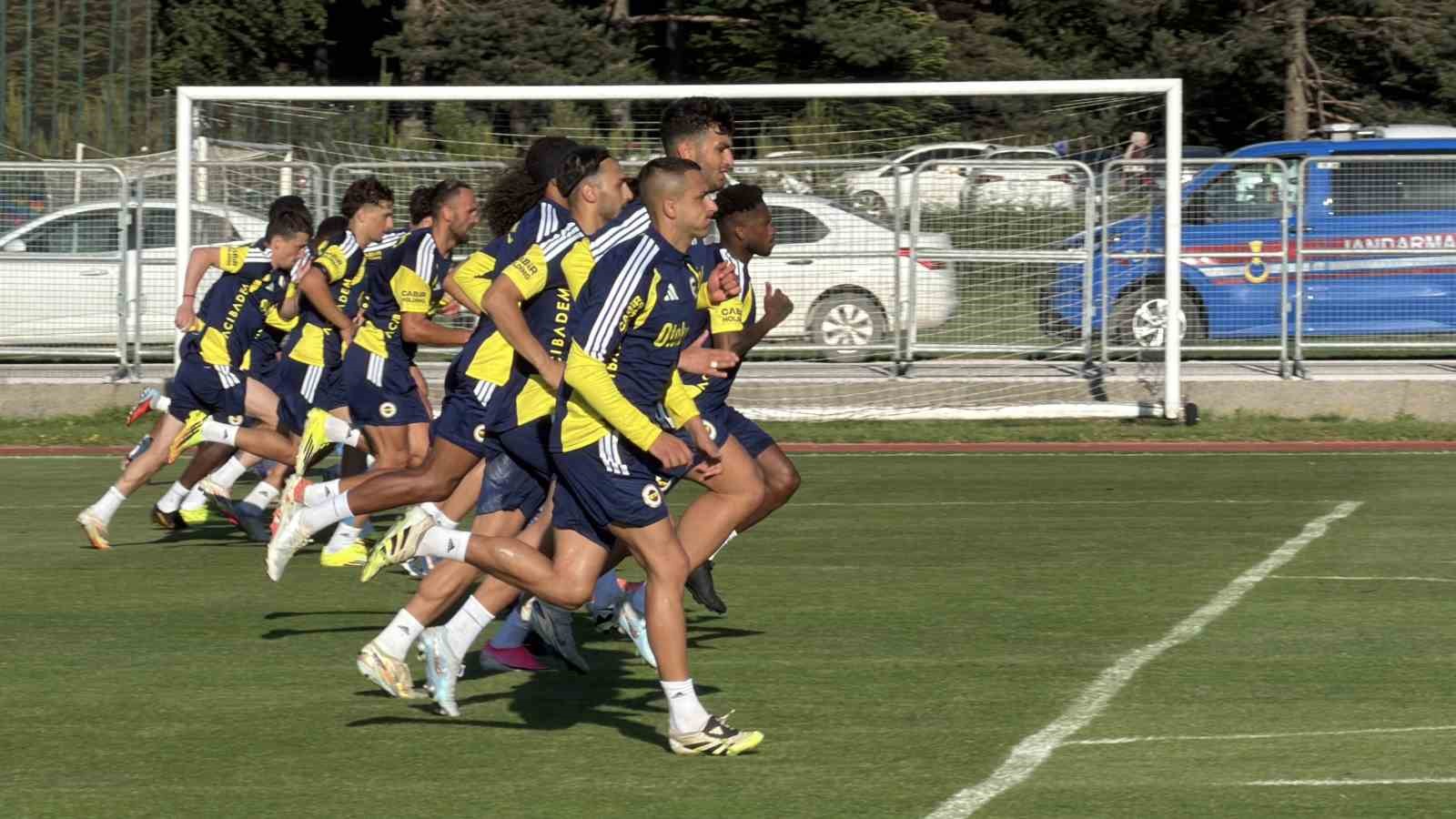 Topuk Yaylası’nda sarı-lacivert coşku: Fenerbahçe’yi 20 bin taraftar yalnız bırakmadı