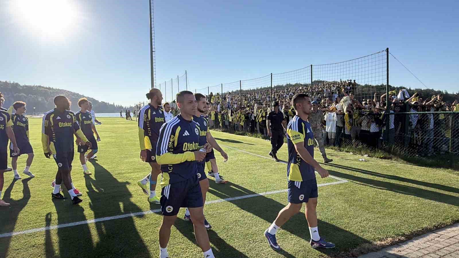Topuk Yaylası’nda sarı-lacivert coşku: Fenerbahçe’yi 20 bin taraftar yalnız bırakmadı